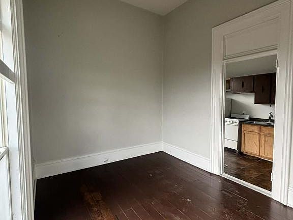 3rd image of 221 N Columbia St APT E