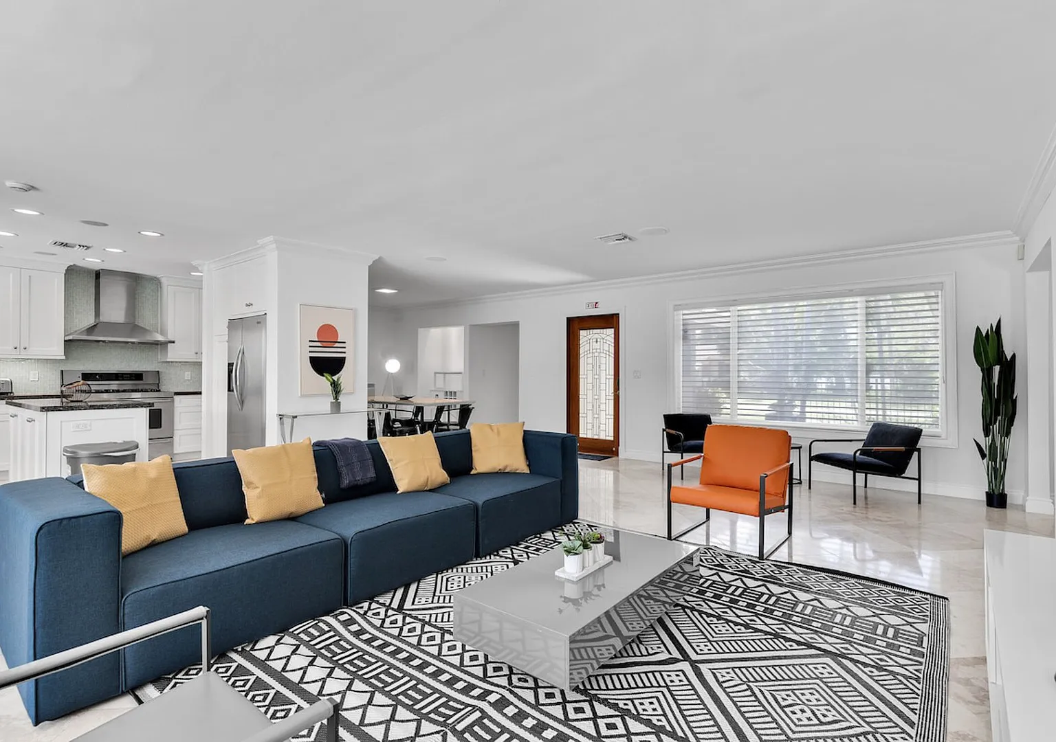 Heated Pool 3BR Home 4 Min to Hollywood Beach — Photo 2