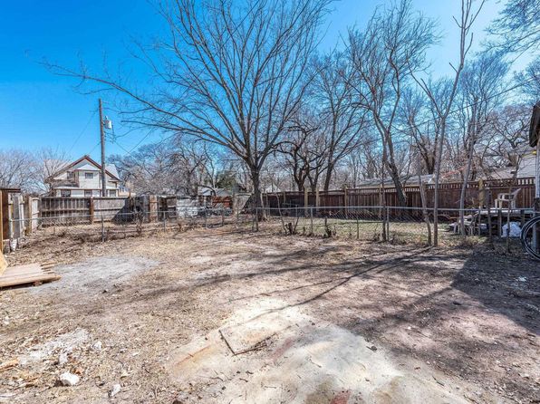 wichita-kansas-77355597 picture