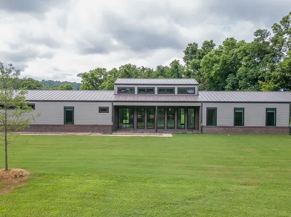 225 Blue Springs Rd, Fayetteville, AR 72703