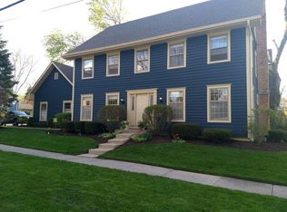 325 Broadway Ave, Libertyville, IL