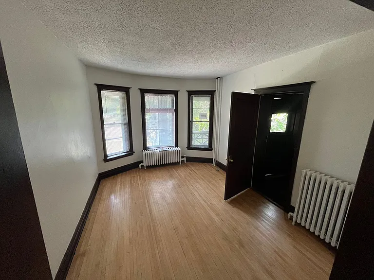 4329-4331 E Superior St — Photo 6
