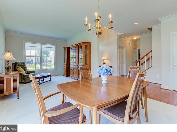 4th image of 130 Crescent Rd #9
