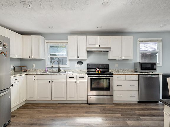 2nd image of 25 Heritage Drive