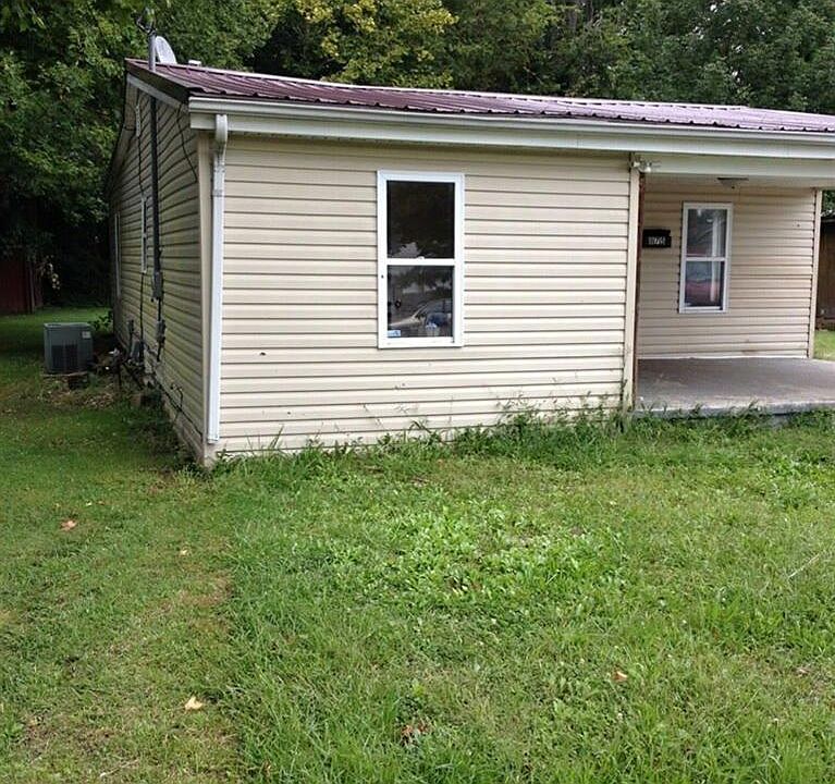2nd image of 875 Mann Ave