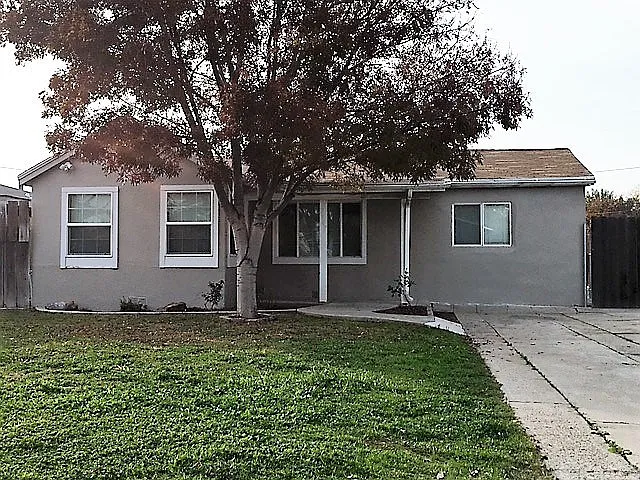 2847 Beachwood Dr photo 1