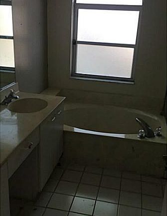 2nd image of 512 NW 87th Ter