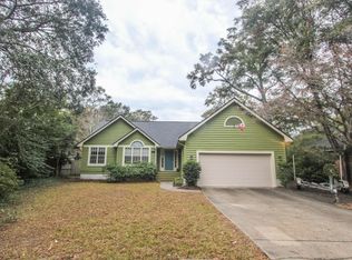 695 Sterling Dr, Charleston, SC 29412