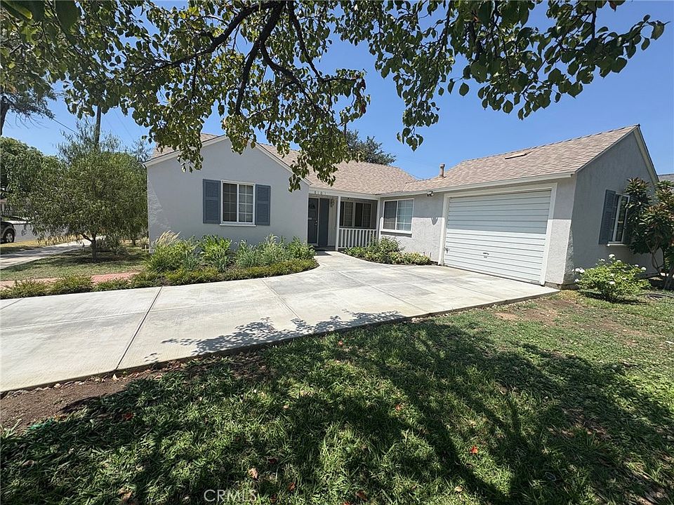 1st image of 8101 Bianca Ave