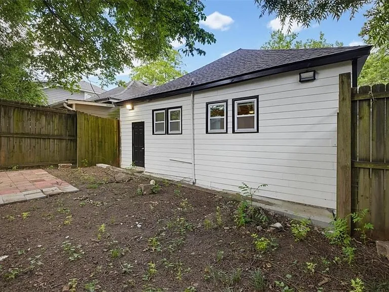 498 Connally St SE — Photo 24