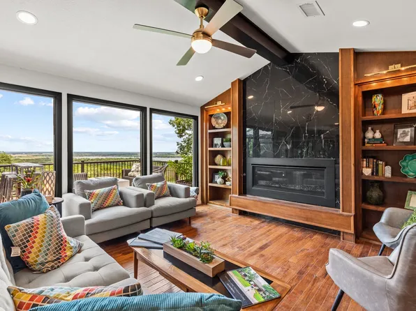 916 Wooded Crest Dr, Woodway, TX 76712