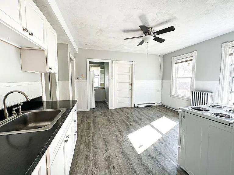 19 Maple Tree Ln #2 — Photo 8