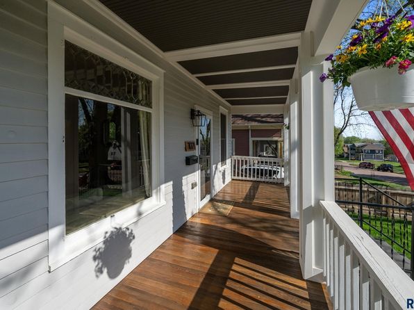 1021 S 1st Ave, Sioux Falls, SD 57105