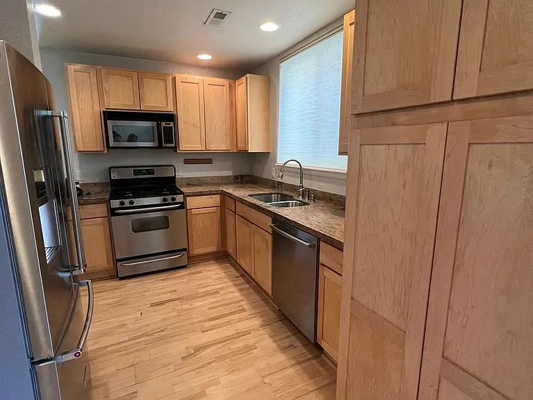 1651 Zamia Ave — Photo 3