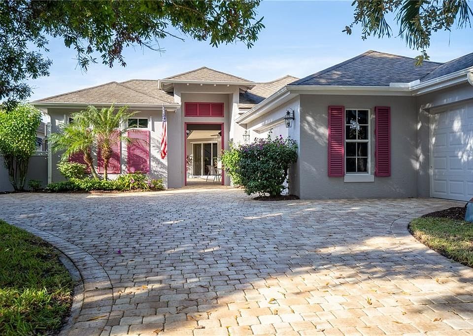 1st image of 218 Oak Hammock Cir SW