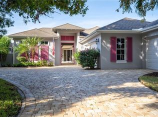 218 Oak Hammock Cir SW, Vero Beach, FL 32962