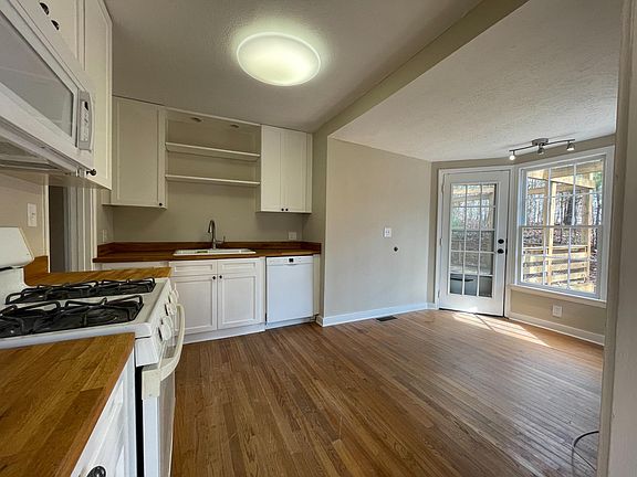 5th image of 135 Kimbrell Ln