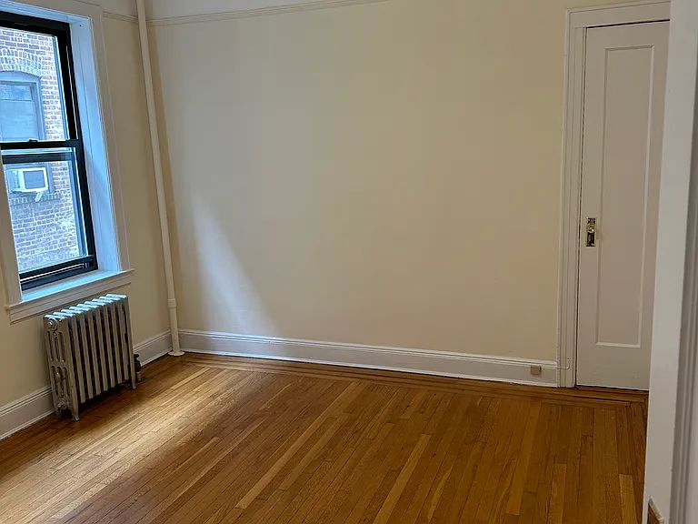 45-18 42nd St #2C — Photo 2