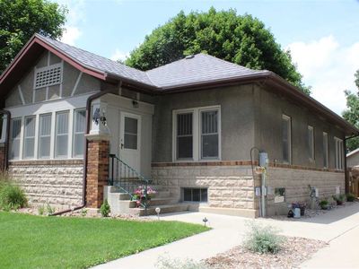 614 5th Ave NW, Waverly, IA, 50677