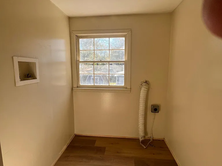 221 Howard Rd — Photo 17