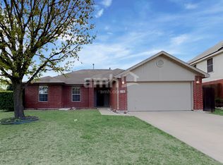 2800 Hollis Dr, Corinth, TX 76210