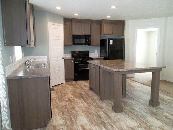 4th image of 1585 Ray Blvd #783