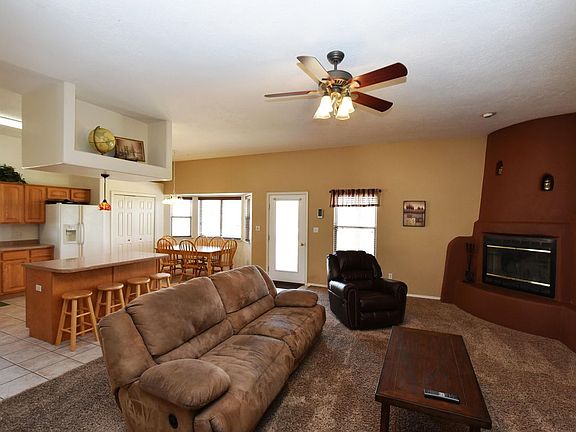5th image of 4810 Camaron Ave