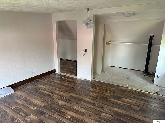 4th image of 906 Stephens Ave