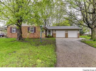 613 Flaggland Dr, Sherman, IL