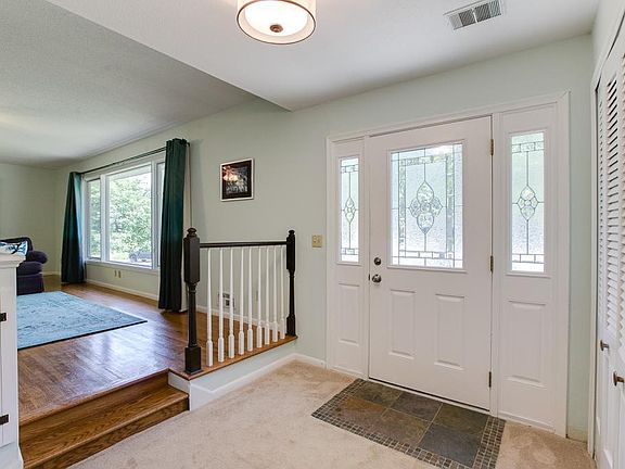 3rd image of 1617 Lamplight Dr