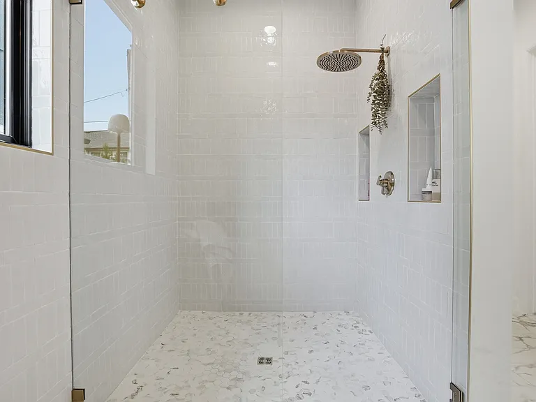 3917 S Madison Ave — Photo 27