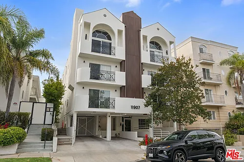 11907 Darlington Ave #101 Photo 1