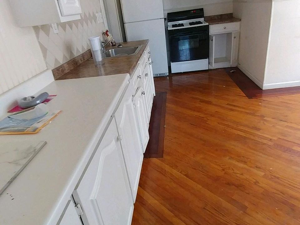 2nd image of 2472 Main St Floor 2