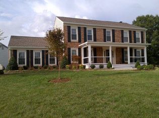 3601 Plum Dale Dr, Fairfax, VA 22033
