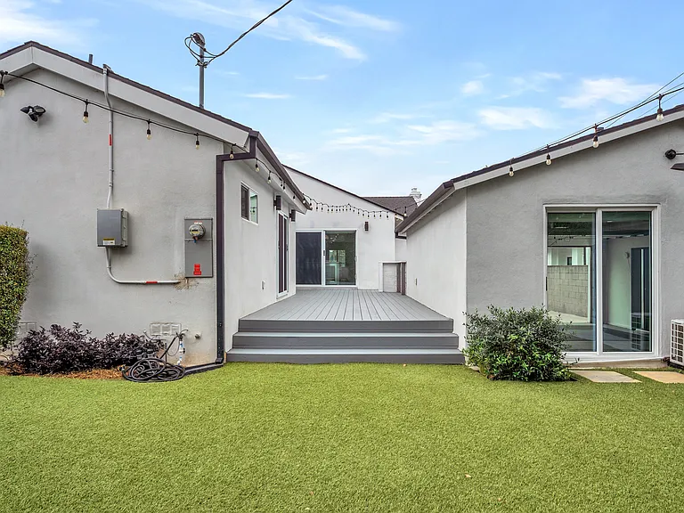 6647 W 82nd St — Photo 39