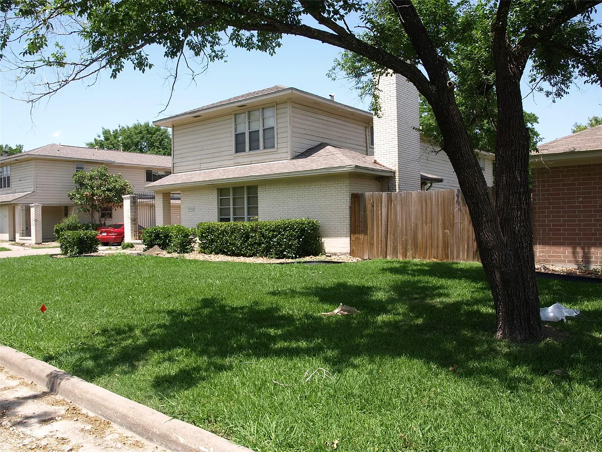 Building Photo - 10834 Sugar Hill Dr #A