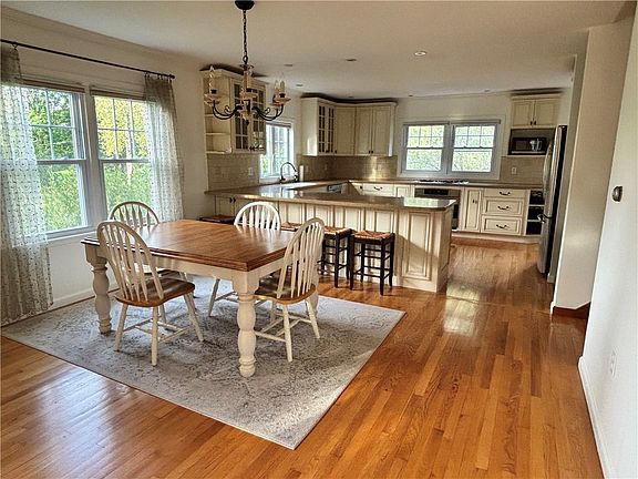 3rd image of 54 Hollister Hill Rd