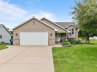 2427 Bluestone Pl, Green Bay, WI 54311