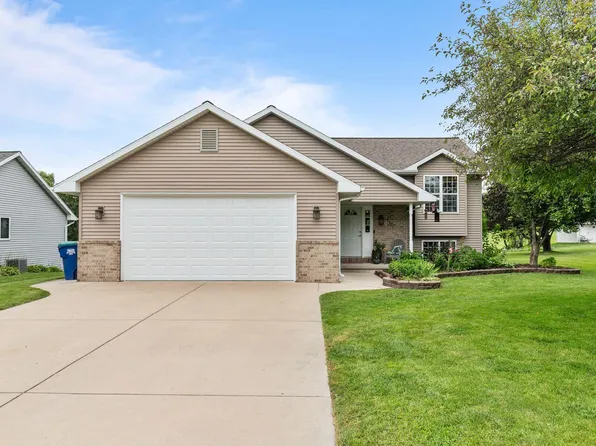 2427 Bluestone Pl, Green Bay, WI 54311