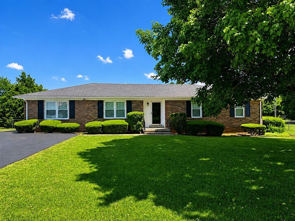 1st image of 192 Sandalwood Dr