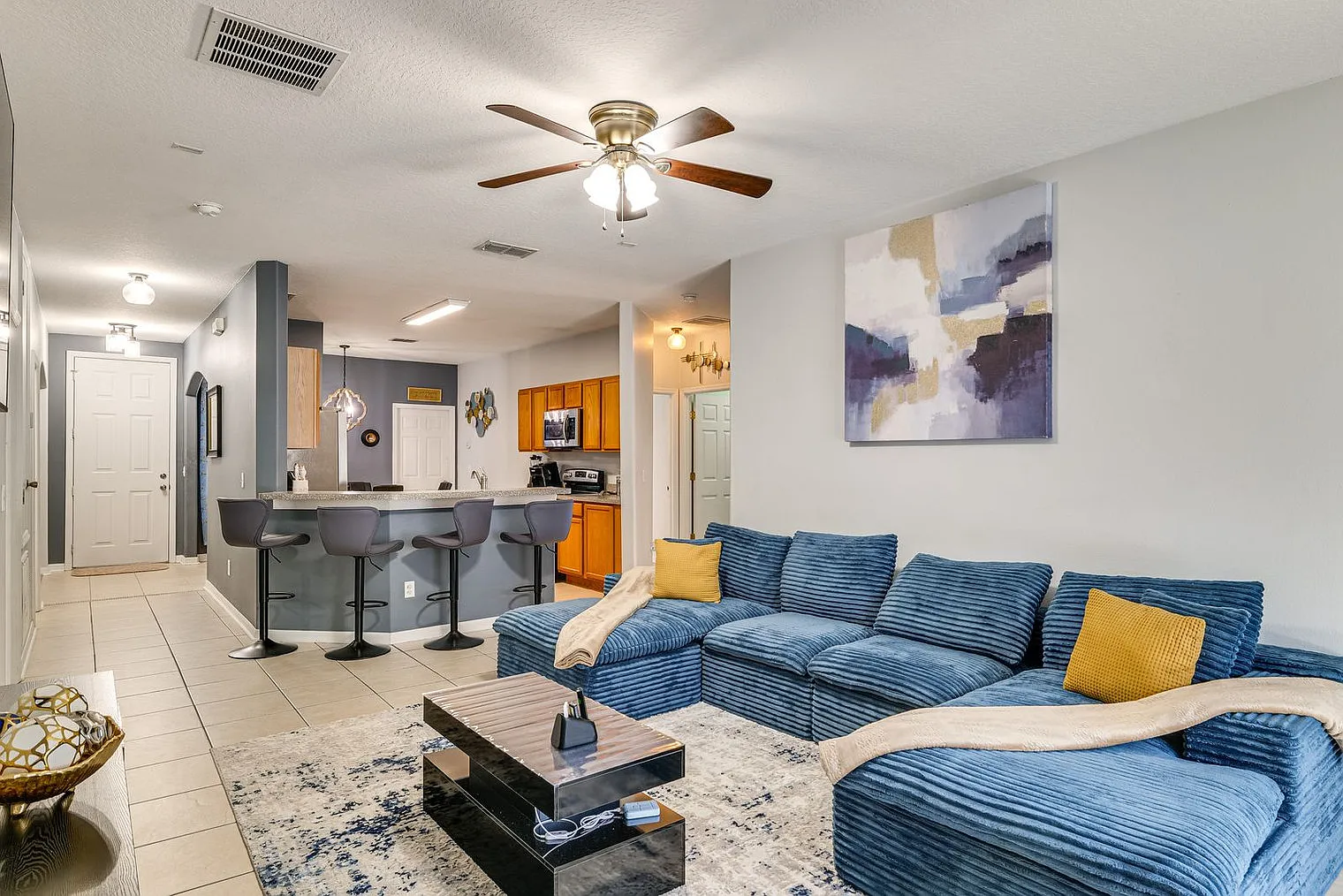 5 bed, 3.0 bath, 1819 sqft, $2,645 — Photo 3