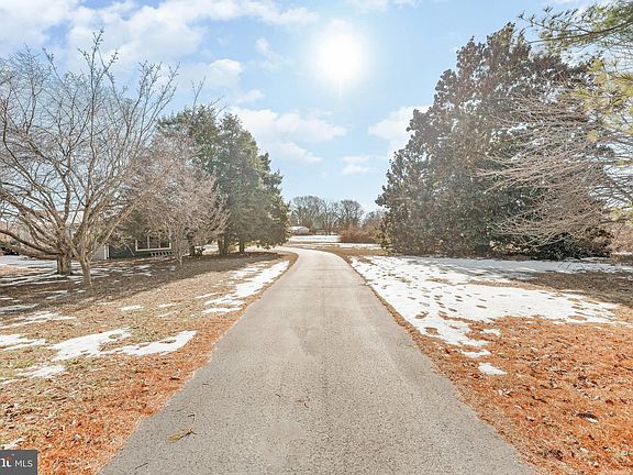 2nd image of 21790 Cove Ln