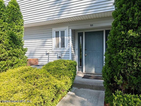 4th image of 95 Indale Ave
