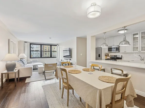 315 E 70th St APT 9A, Manhattan, NY 10021