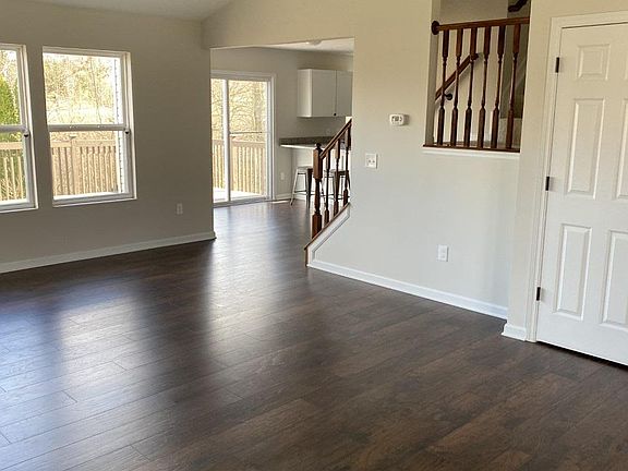 5th image of 10185 Scarletoak Dr