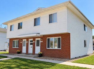 1114 W 20th St, Cedar Falls, IA 50613