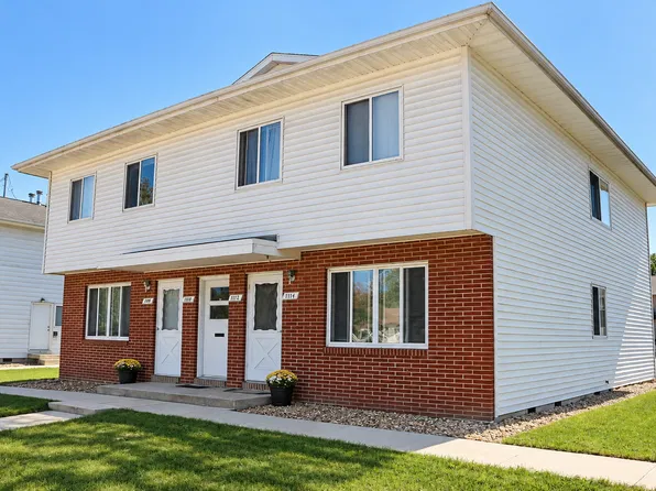 1110 W 20th St, Cedar Falls, IA