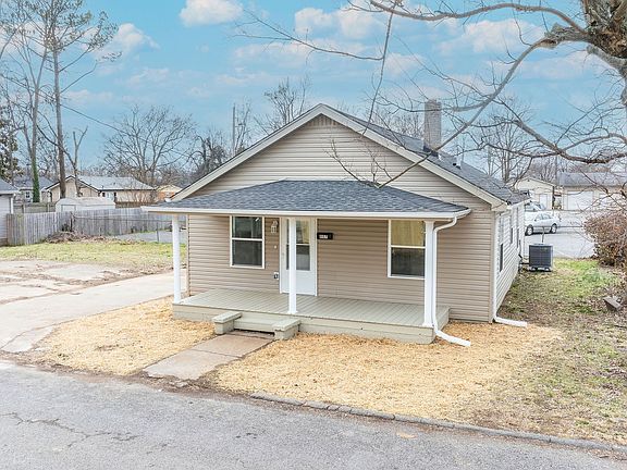 3rd image of 807 Maple Ct