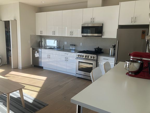 4th image of 3610 Leary Way NW #1