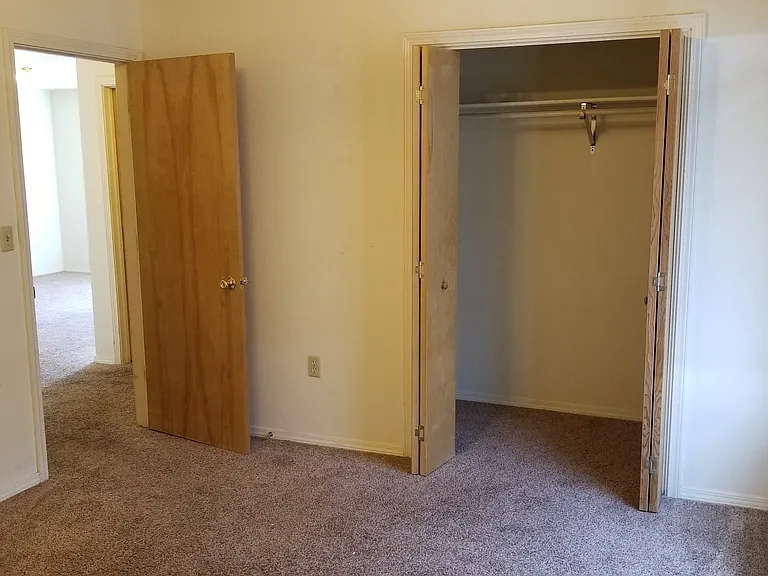 125 Townsgate Plz #B — Photo 6